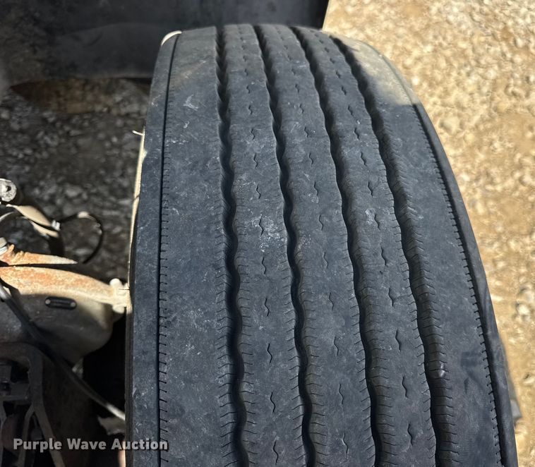 image for item DW6577 2010 International 4400 truck cab and chassis