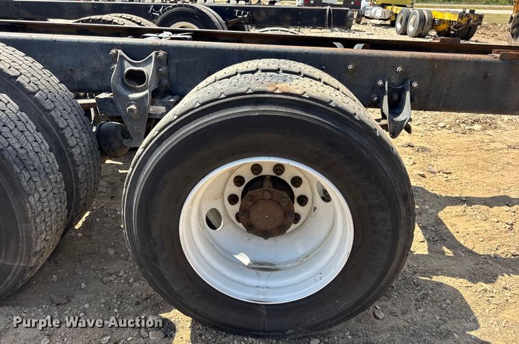 image for item DW6577 2010 International 4400 truck cab and chassis