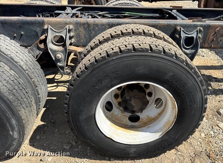 image for item DW6577 2010 International 4400 truck cab and chassis