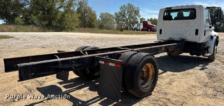 image for item DW6578 2006 International 4300 truck cab and chassis