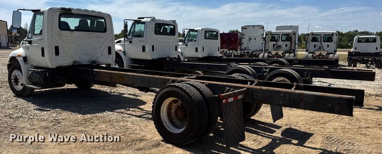 image for item DW6578 2006 International 4300 truck cab and chassis