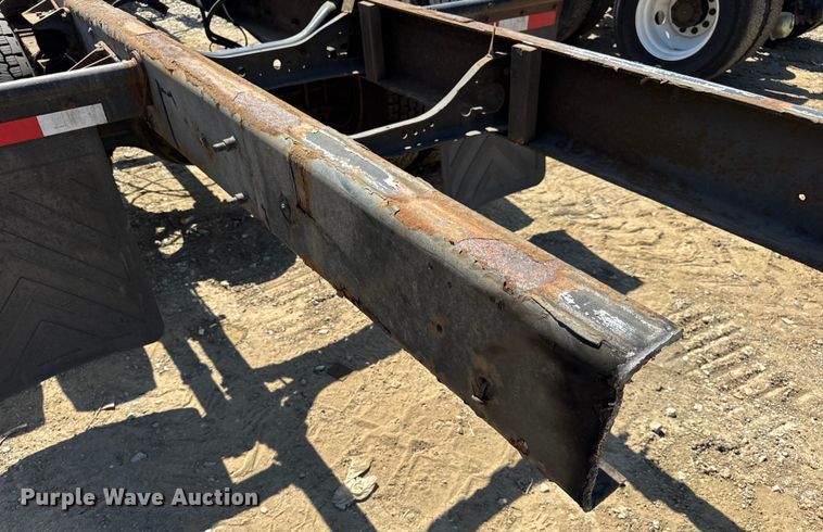 image for item DW6578 2006 International 4300 truck cab and chassis