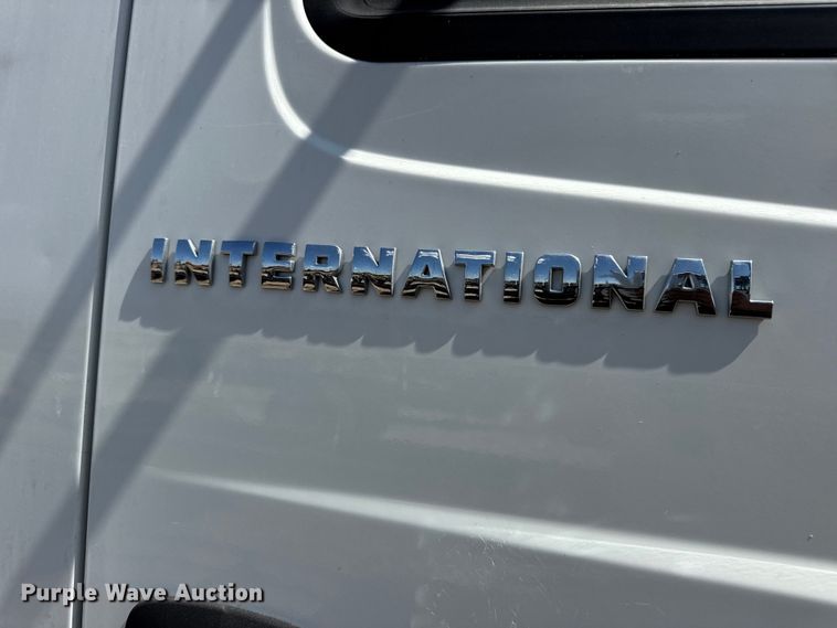 image for item DW6578 2006 International 4300 truck cab and chassis