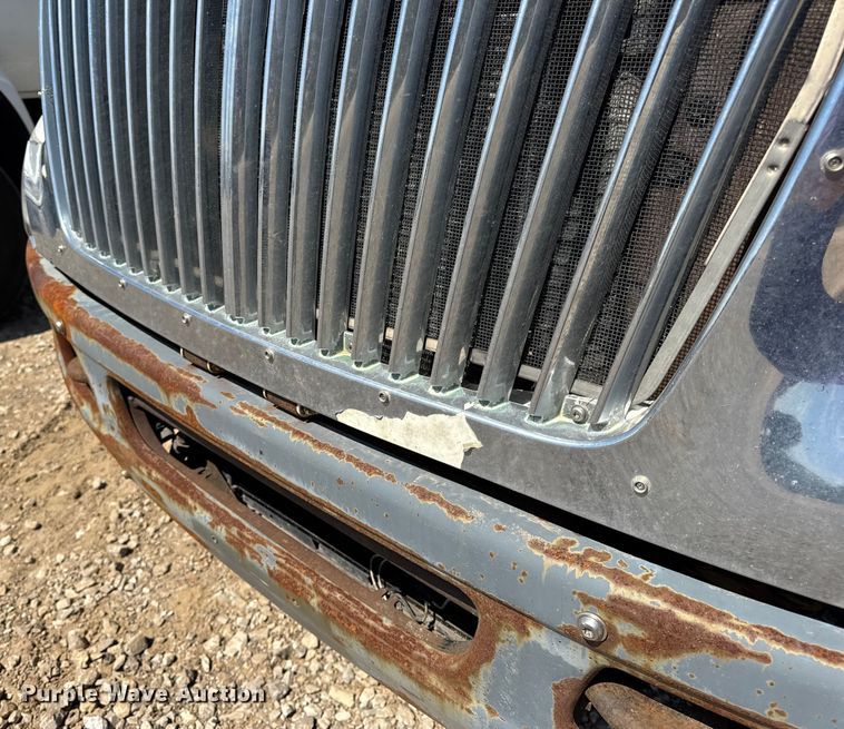 image for item DW6578 2006 International 4300 truck cab and chassis