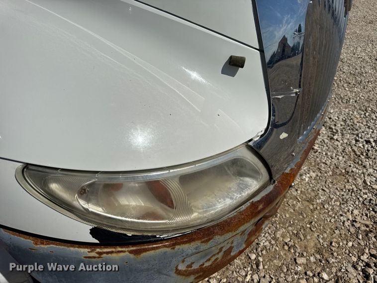 image for item DW6578 2006 International 4300 truck cab and chassis