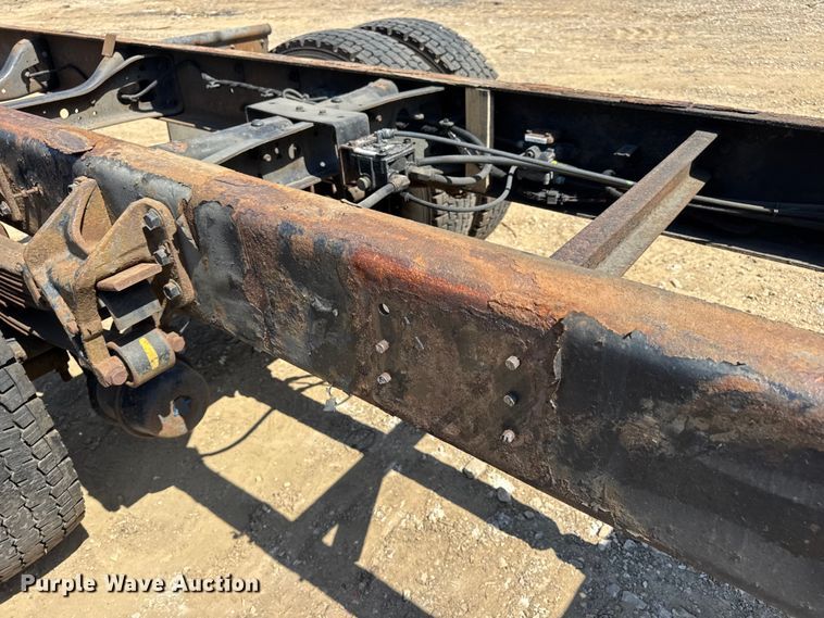 image for item DW6578 2006 International 4300 truck cab and chassis