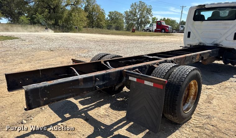 image for item DW6578 2006 International 4300 truck cab and chassis