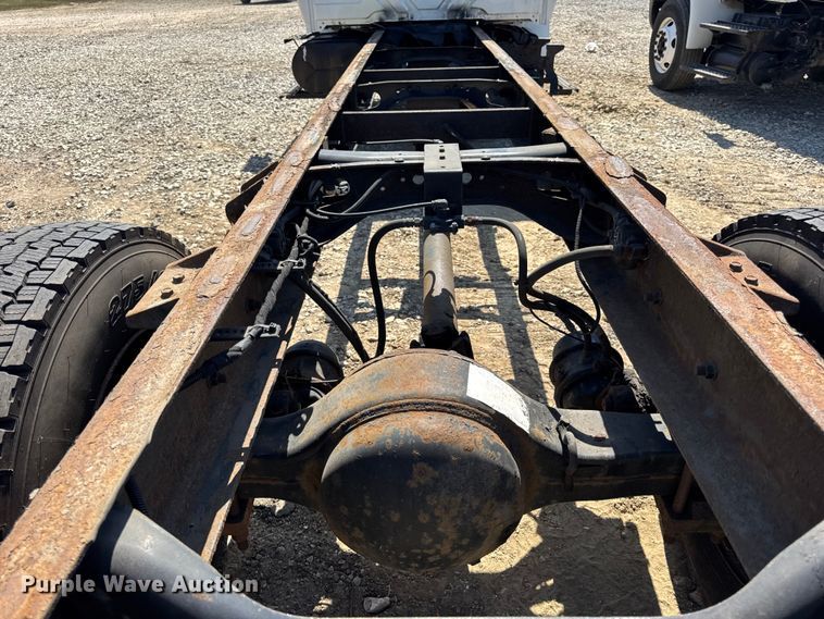 image for item DW6578 2006 International 4300 truck cab and chassis