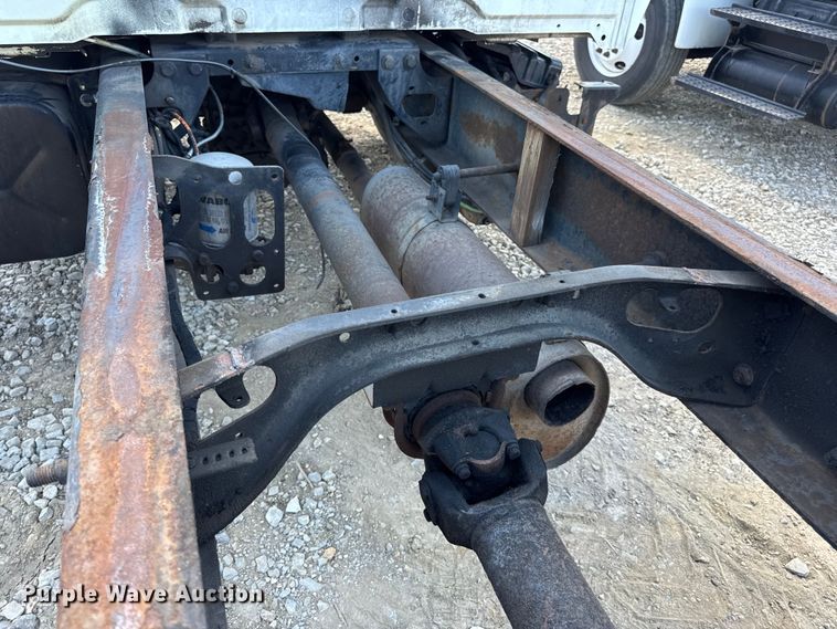 image for item DW6578 2006 International 4300 truck cab and chassis