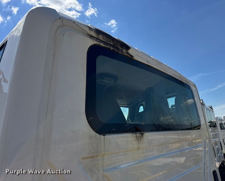 image for item DW6578 2006 International 4300 truck cab and chassis