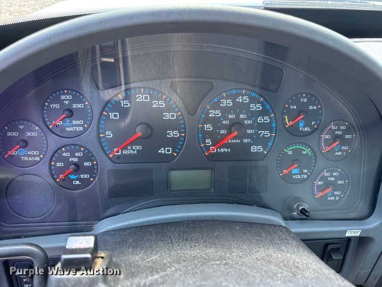 image for item DW6578 2006 International 4300 truck cab and chassis