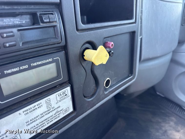 image for item DW6578 2006 International 4300 truck cab and chassis