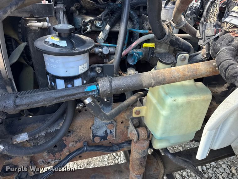 image for item DW6578 2006 International 4300 truck cab and chassis