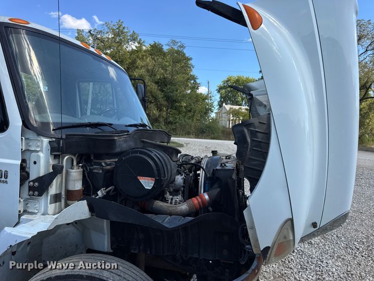 image for item DW6578 2006 International 4300 truck cab and chassis