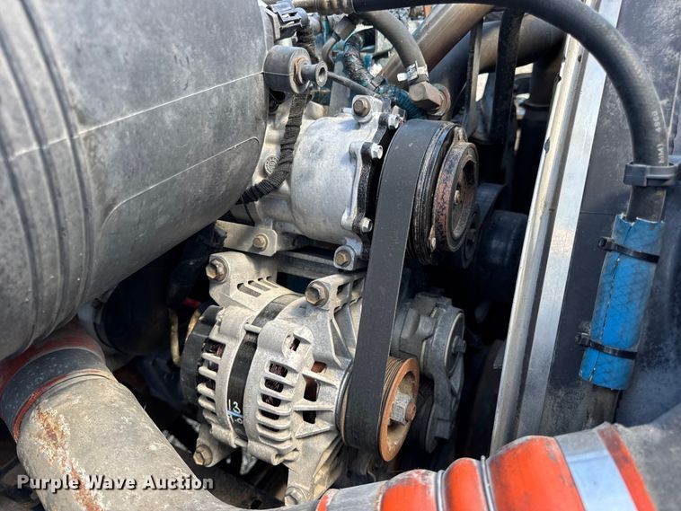 image for item DW6578 2006 International 4300 truck cab and chassis