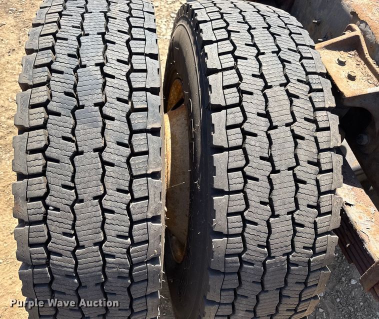 image for item DW6578 2006 International 4300 truck cab and chassis