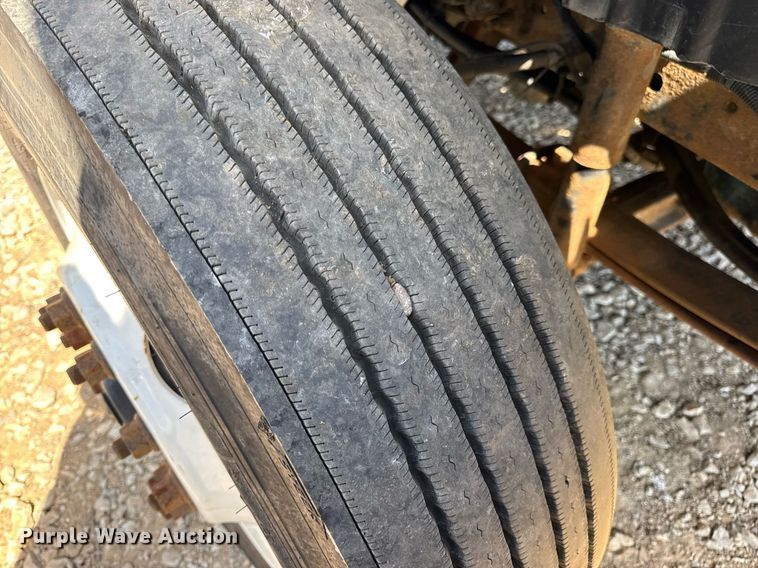 image for item DW6578 2006 International 4300 truck cab and chassis