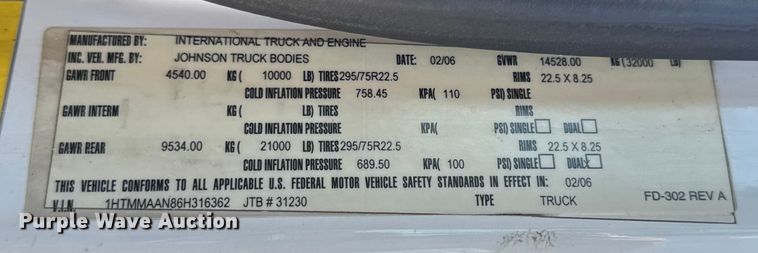 image for item DW6578 2006 International 4300 truck cab and chassis