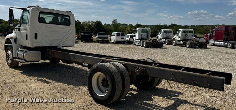 image for item DW6579 2010 International 4300 truck cab and chassis