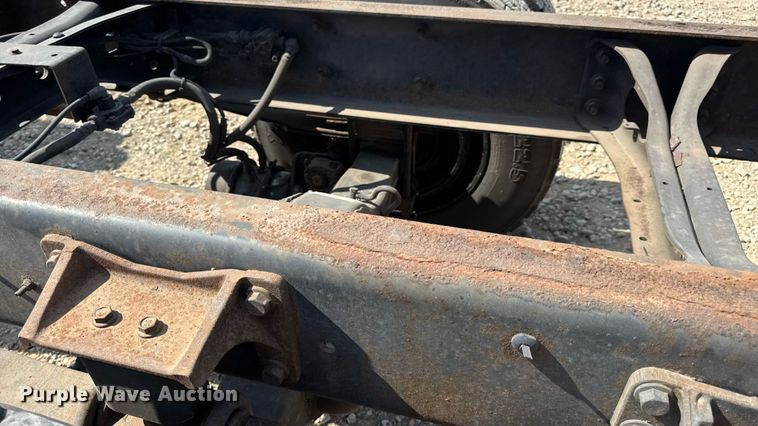 image for item DW6579 2010 International 4300 truck cab and chassis