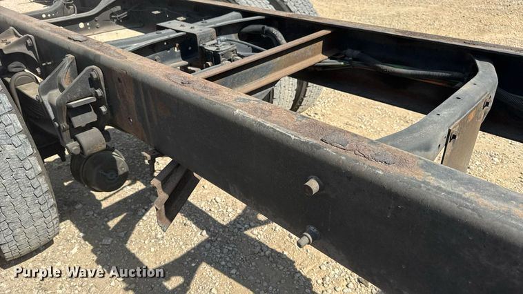 image for item DW6579 2010 International 4300 truck cab and chassis