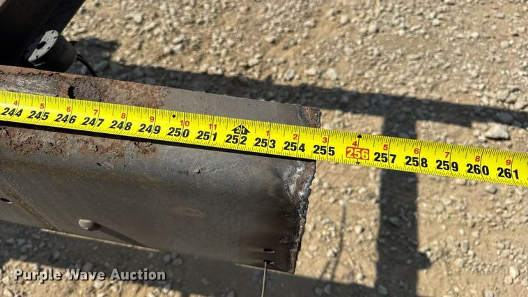 image for item DW6579 2010 International 4300 truck cab and chassis