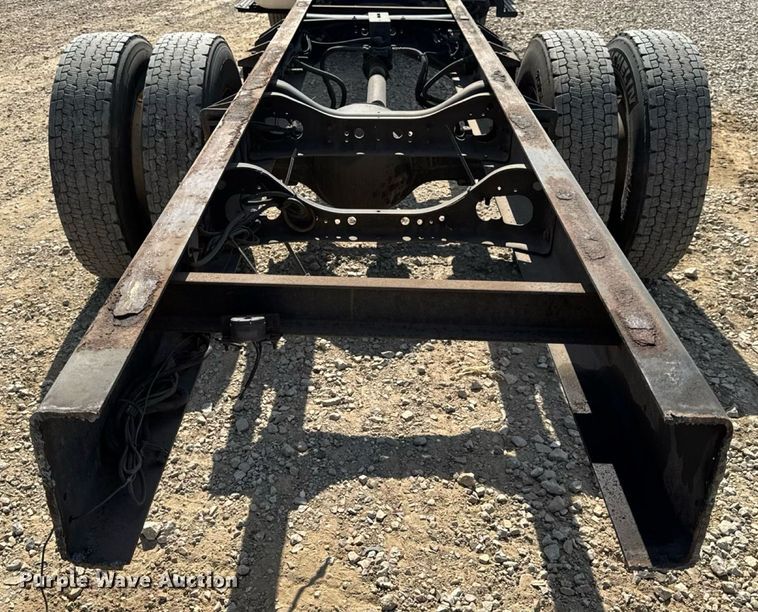 image for item DW6579 2010 International 4300 truck cab and chassis