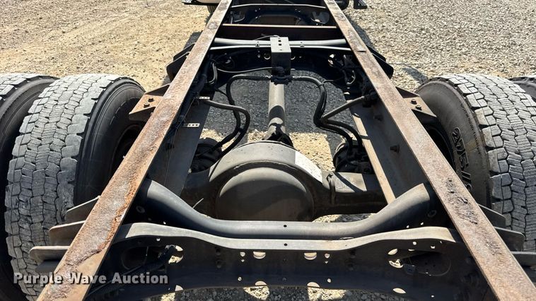 image for item DW6579 2010 International 4300 truck cab and chassis