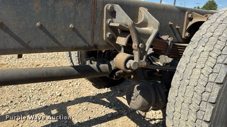 image for item DW6579 2010 International 4300 truck cab and chassis