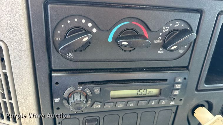 image for item DW6579 2010 International 4300 truck cab and chassis