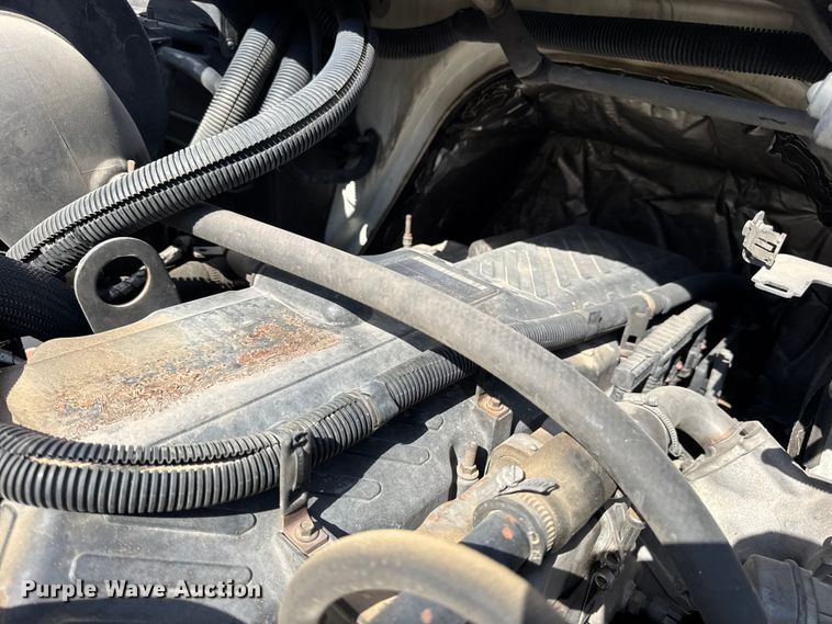 image for item DW6579 2010 International 4300 truck cab and chassis