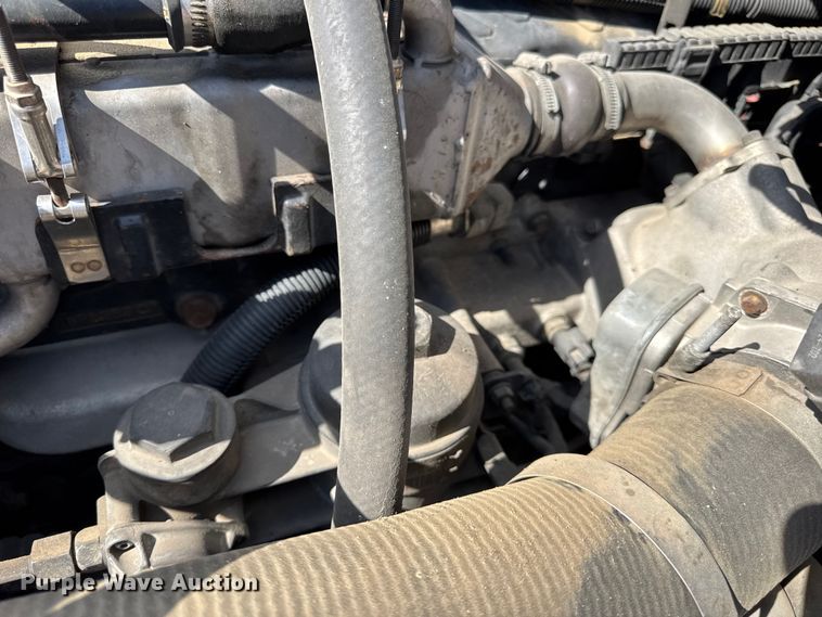 image for item DW6579 2010 International 4300 truck cab and chassis