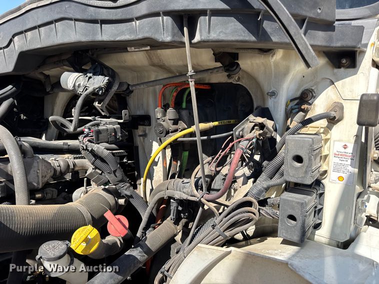 image for item DW6579 2010 International 4300 truck cab and chassis