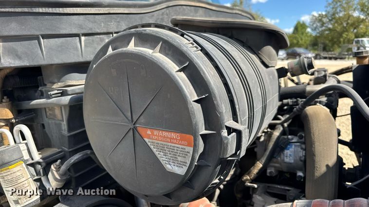 image for item DW6579 2010 International 4300 truck cab and chassis