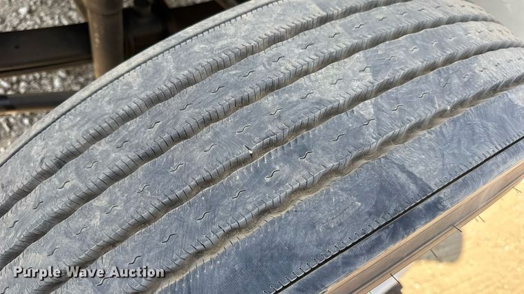 image for item DW6579 2010 International 4300 truck cab and chassis