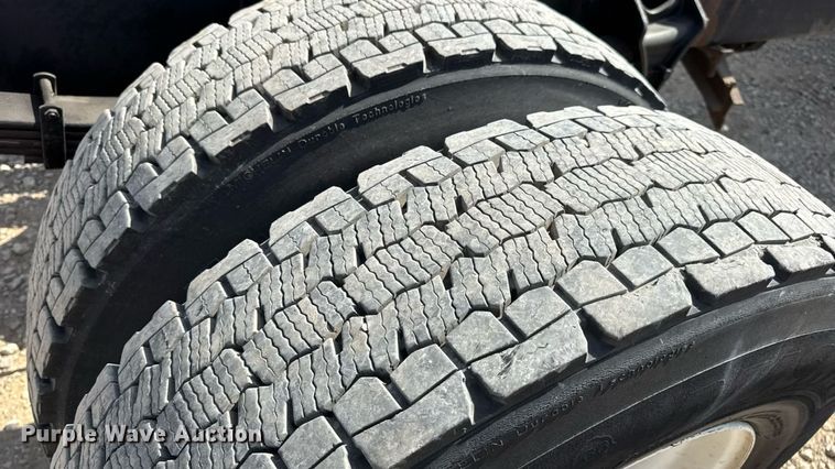 image for item DW6579 2010 International 4300 truck cab and chassis