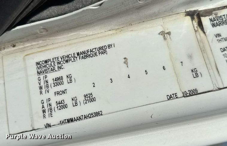 image for item DW6579 2010 International 4300 truck cab and chassis