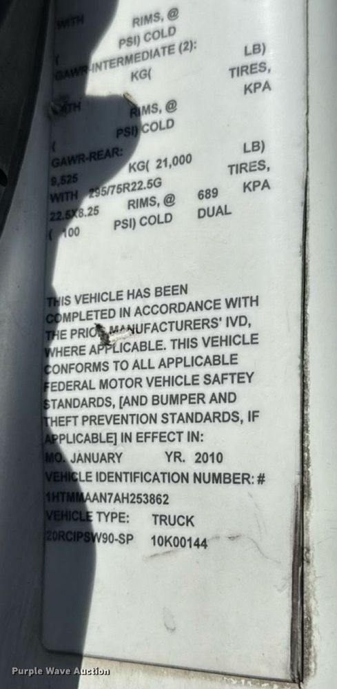 image for item DW6579 2010 International 4300 truck cab and chassis