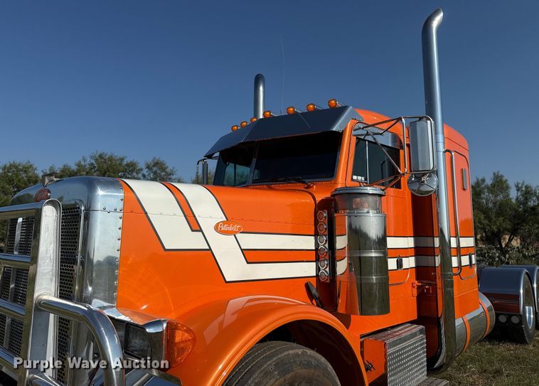 image for item DX5780 1995 Peterbilt 379 semi truck
