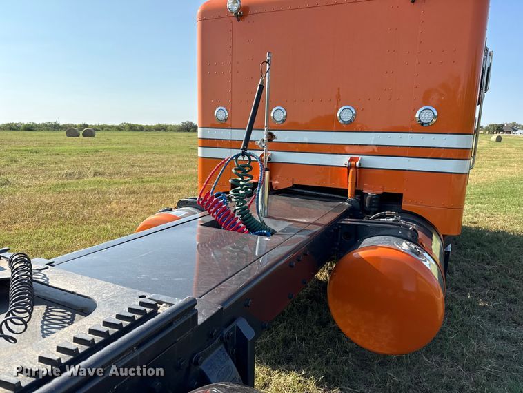 image for item DX5780 1995 Peterbilt 379 semi truck