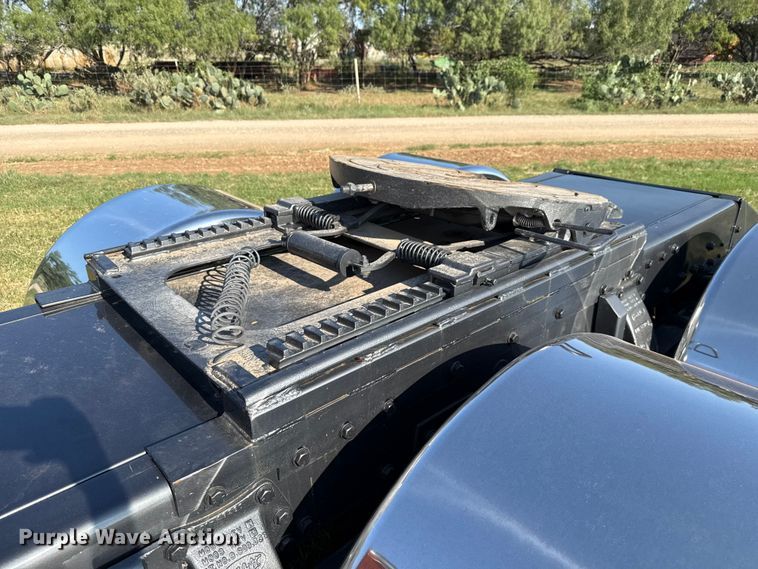 image for item DX5780 1995 Peterbilt 379 semi truck