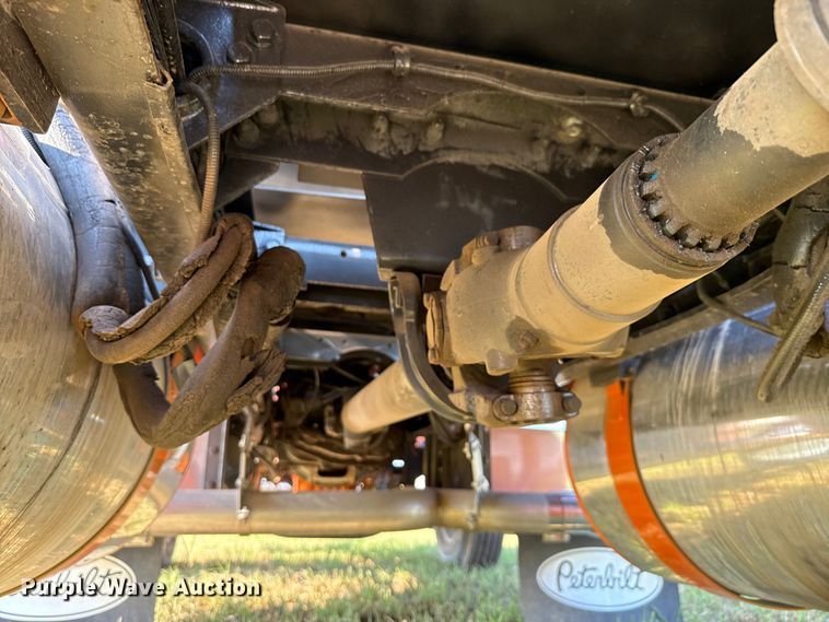 image for item DX5780 1995 Peterbilt 379 semi truck