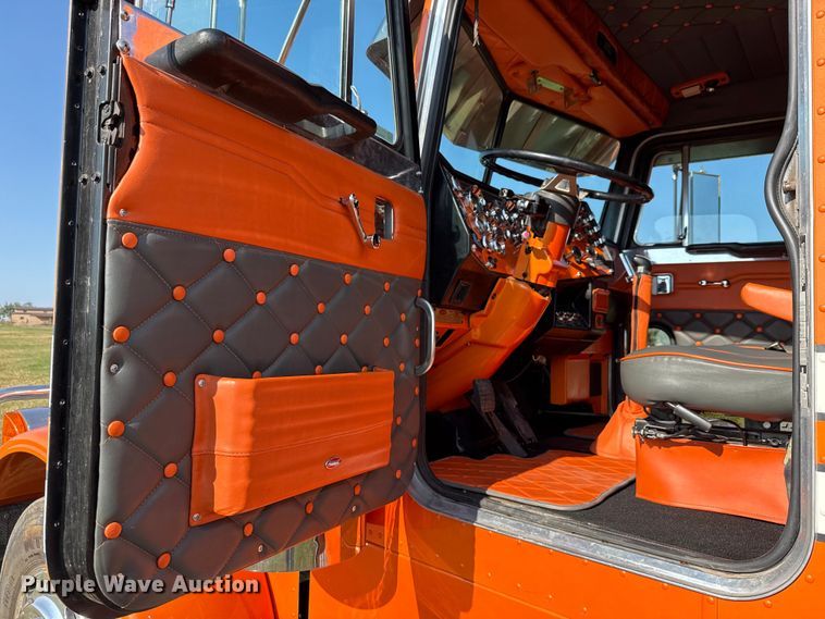 image for item DX5780 1995 Peterbilt 379 semi truck