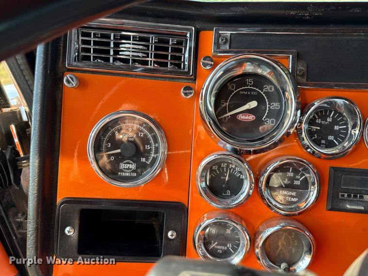 image for item DX5780 1995 Peterbilt 379 semi truck