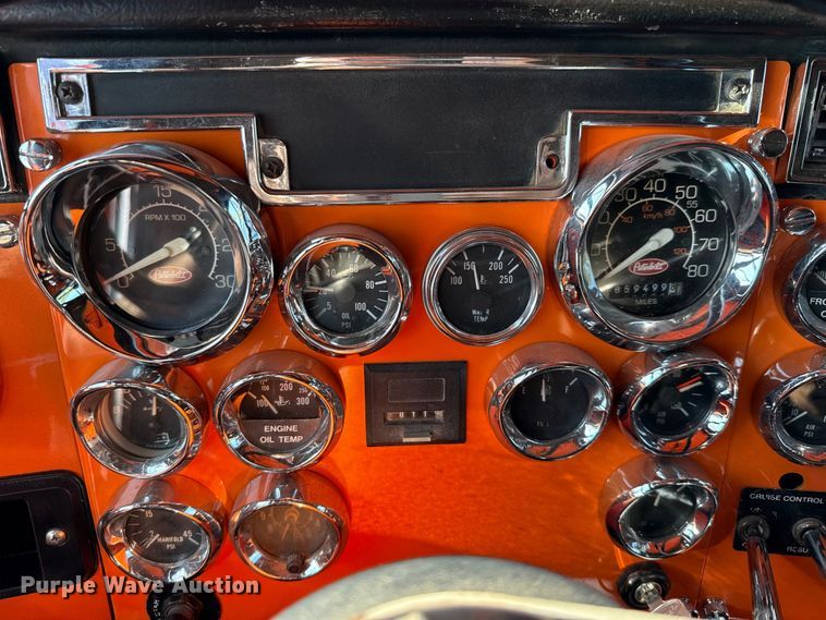 image for item DX5780 1995 Peterbilt 379 semi truck