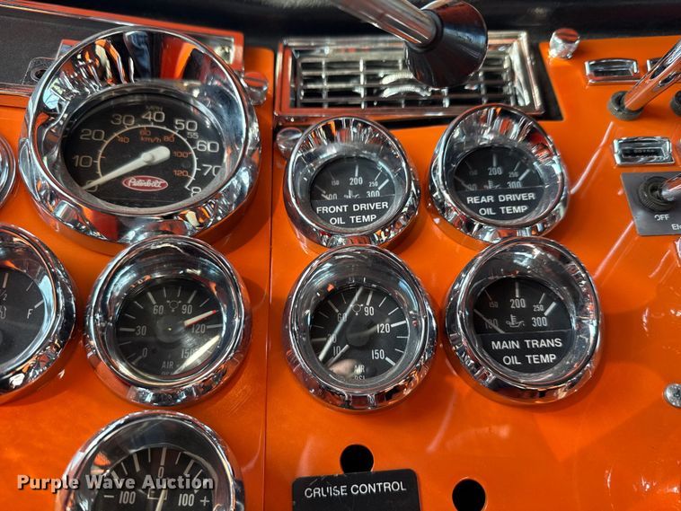 image for item DX5780 1995 Peterbilt 379 semi truck