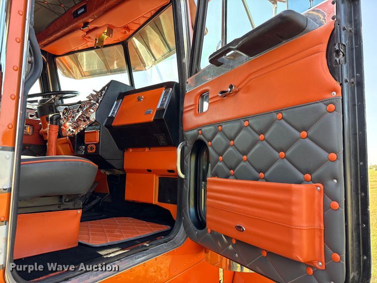 image for item DX5780 1995 Peterbilt 379 semi truck