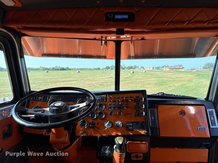 image for item DX5780 1995 Peterbilt 379 semi truck