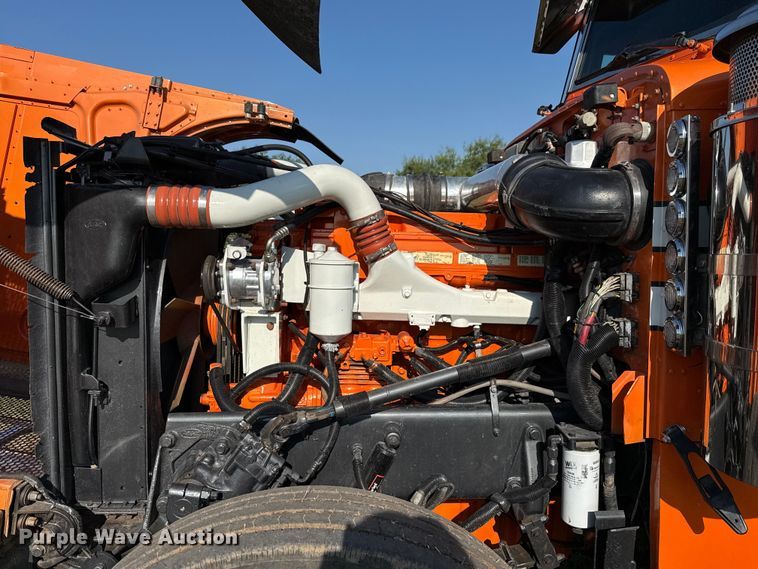 image for item DX5780 1995 Peterbilt 379 semi truck