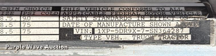 image for item DX5780 1995 Peterbilt 379 semi truck